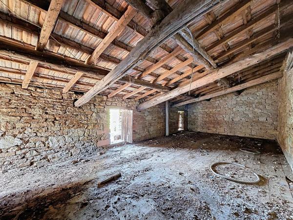 Grange avec terrasse de toit et vue panoramique sur les hauteurs de Lamalou-les-Bains – À aménager selon vos envies