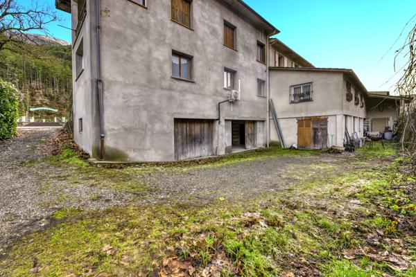 Puget-Théniers (06260) Duplex centre village, 4 chambres, grenier, double garage