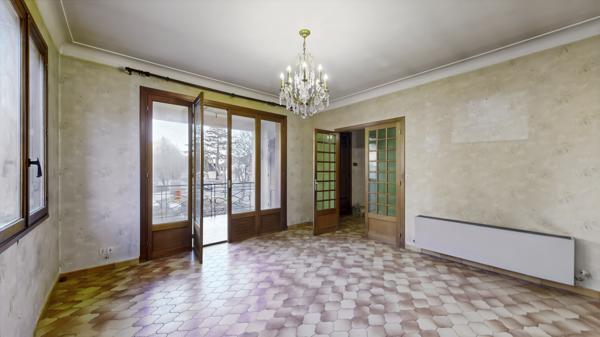 Puget-Théniers (06260) Duplex centre village, 4 chambres, grenier, double garage