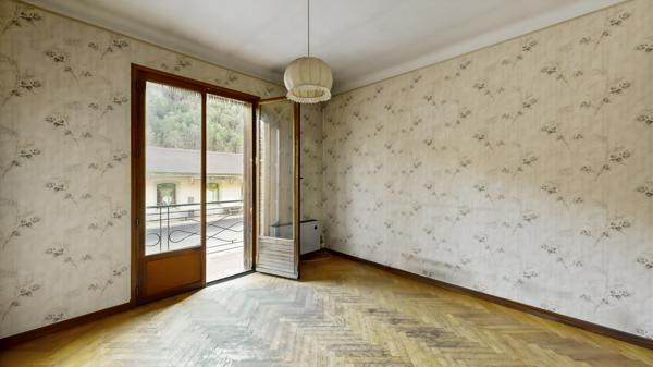 Puget-Théniers (06260) Duplex centre village, 4 chambres, grenier, double garage