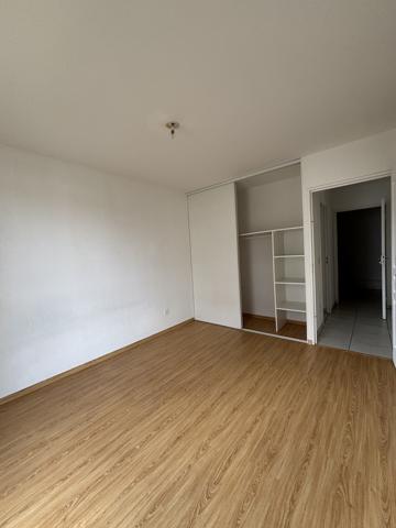 Appartement au 2e étage de 62 m² rue PIERRE DELORRE à LYON 69008 avec garage sans travaux . Lyon (69008)