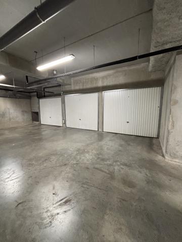 Appartement au 2e étage de 62 m² rue PIERRE DELORRE à LYON 69008 avec garage sans travaux . Lyon (69008)
