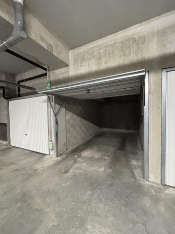Appartement au 2e étage de 62 m² rue PIERRE DELORRE à LYON 69008 avec garage sans travaux . Lyon (69008)