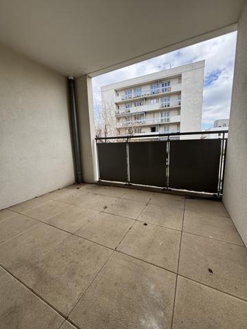 Appartement au 2e étage de 62 m² rue PIERRE DELORRE à LYON 69008 avec garage sans travaux . Lyon (69008)