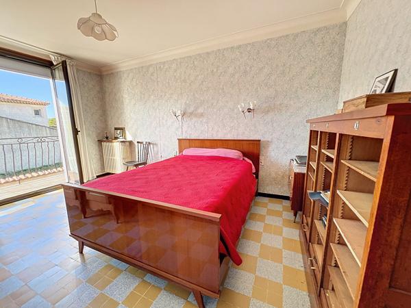 Au coeur du village, maison lumineuse et fonctionnelle.