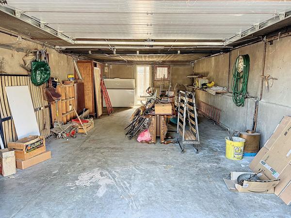 Au coeur du village, maison lumineuse et fonctionnelle.