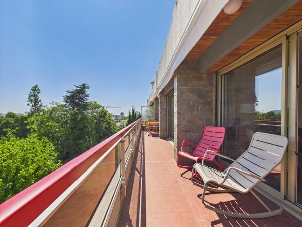 À vendre Appartement T5 de 150 m² au dernier étage avec terrasse à Saint-Giniez MARSEILLE 8E ARRONDISSEMENT