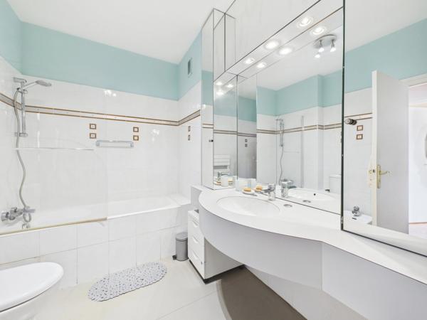 À vendre Appartement T5 de 150 m² au dernier étage avec terrasse à Saint-Giniez MARSEILLE 8E ARRONDISSEMENT