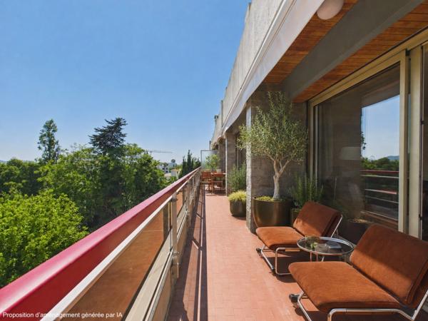 À vendre Appartement T5 de 150 m² au dernier étage avec terrasse à Saint-Giniez MARSEILLE 8E ARRONDISSEMENT