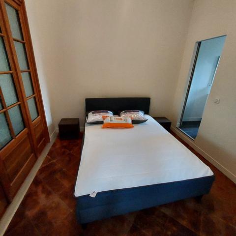 A louer grand T2bis Meublé Quinquonces