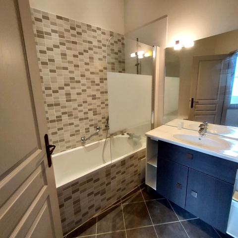 A louer grand T2bis Meublé Quinquonces