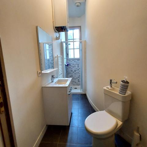 A louer grand T2bis Meublé Quinquonces