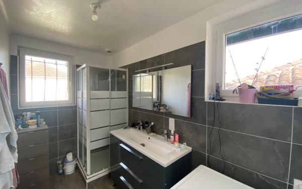 Appartement à louer    4 pièces •  Pouillon