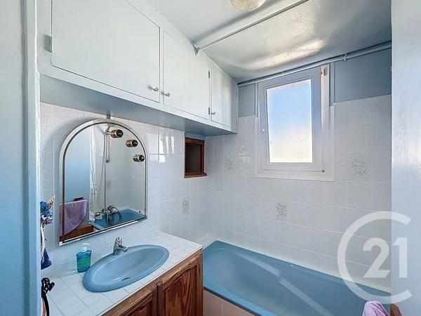 Appartement F4 à vendre  4 pièces - 72,78 m 2   MELUN  - 77