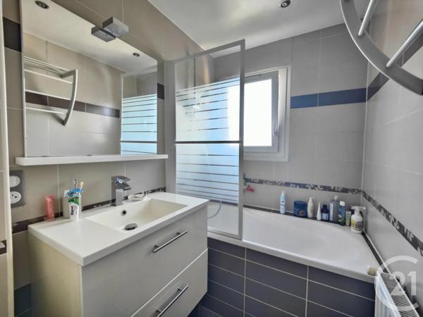Appartement F4 à vendre  4 pièces - 68,02 m 2   SARTROUVILLE  - 78