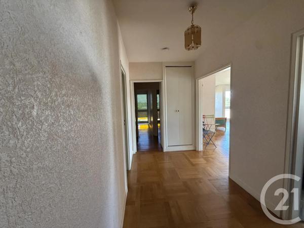 Appartement F3 à vendre  3 pièces - 69 m 2   MELUN  - 77