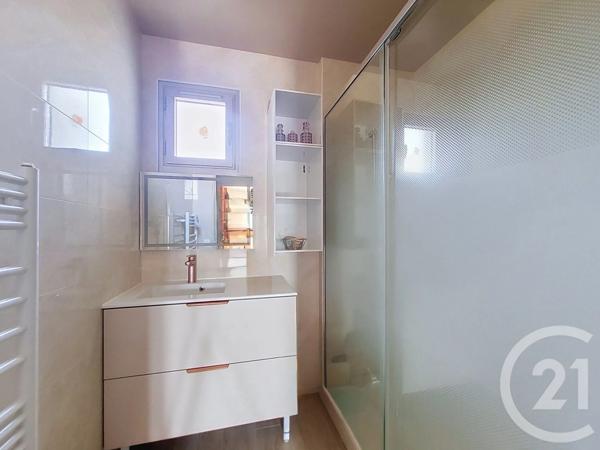 Appartement F3 à vendre  3 pièces - 65,14 m 2   FRESNES  - 94