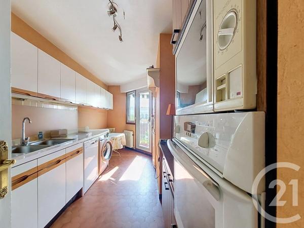 Appartement F3 à vendre  3 pièces - 65,14 m 2   FRESNES  - 94