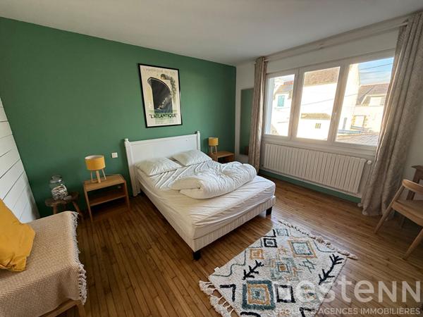 QUIBERON - Maison de 164 m², idéalement située au calme, à proximité immédiate du centre, de la mer et des commerces