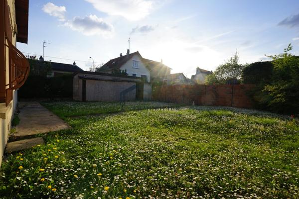 Aulnay-sous-Bois (93600) Pavillon 3 chambres 5 mn Place Général Leclerc Possibilité construction d'un 2ème Pavillon