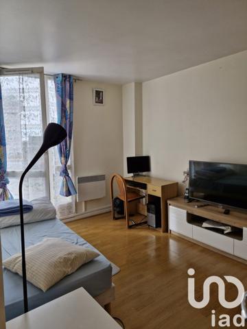 Appartement 6 pièces de 143 m² à Évry (91000)