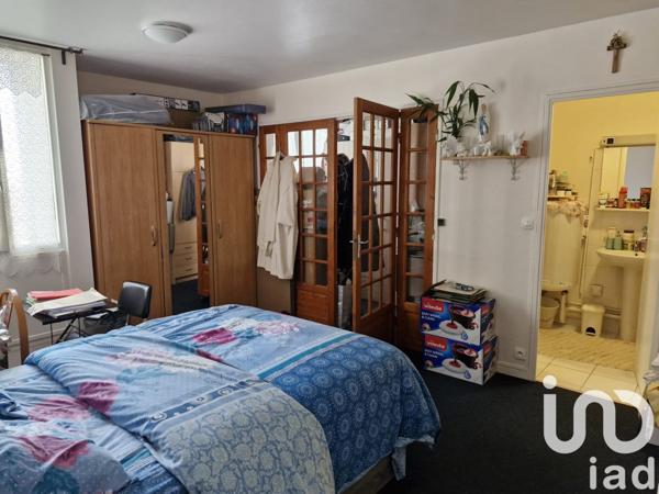 Appartement 6 pièces de 143 m² à Évry (91000)