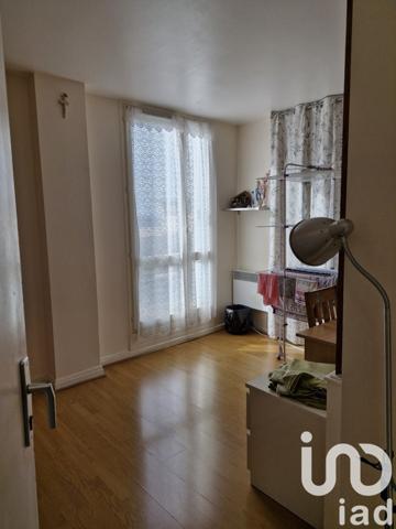 Appartement 6 pièces de 143 m² à Évry (91000)