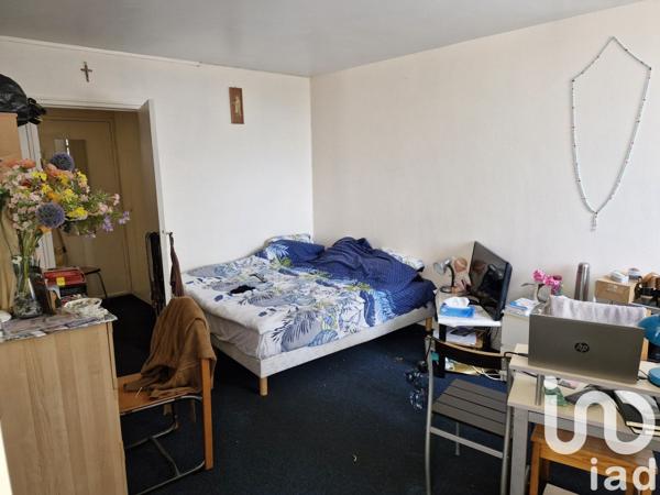 Appartement 6 pièces de 143 m² à Évry (91000)