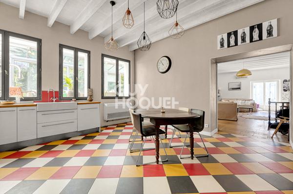 MAGNIFIQUE Maison de Village , 7 pièces , 255 m² , PISCINE et GARAGE.