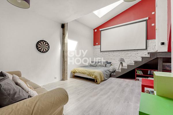 MAGNIFIQUE Maison de Village , 7 pièces , 255 m² , PISCINE et GARAGE.