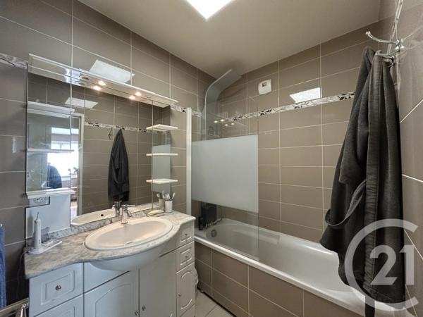 Appartement F3 à vendre  3 pièces - 72 m 2   GENNEVILLIERS  - 92