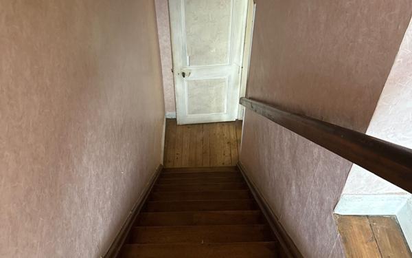 Maison à vendre    4 pièces •  Tavaux