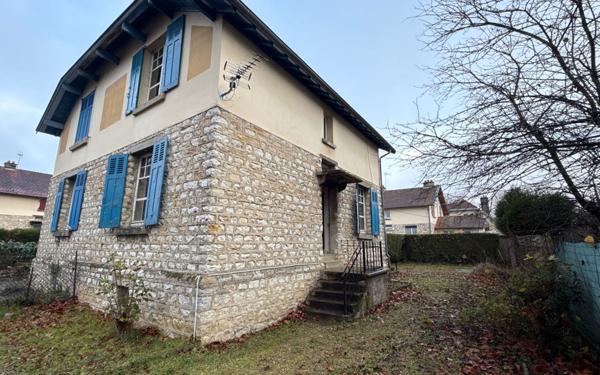 Maison à vendre    4 pièces •  Tavaux