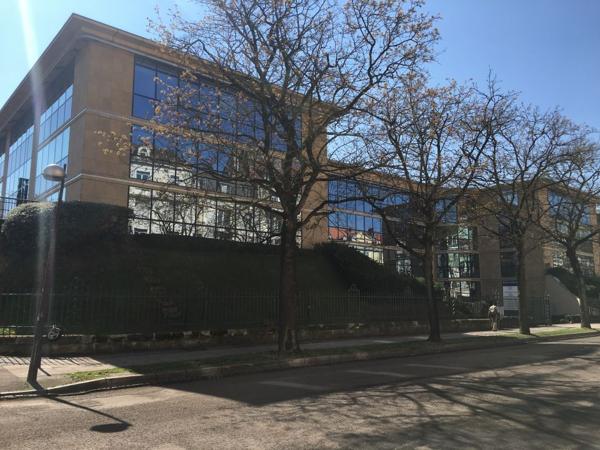 BUREAUX à LOUER de 1089.71 m²