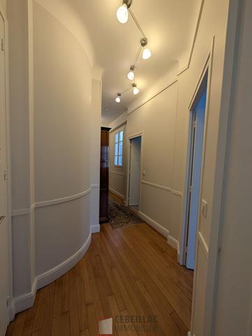 Superbe T7 de 200 m² au charme Art Déco / Quatrième étage avec ascenseur, balcon et garage