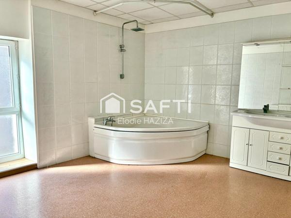 Grande maison de ville Thénezay