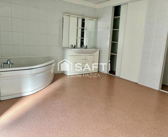 Grande maison de ville Thénezay