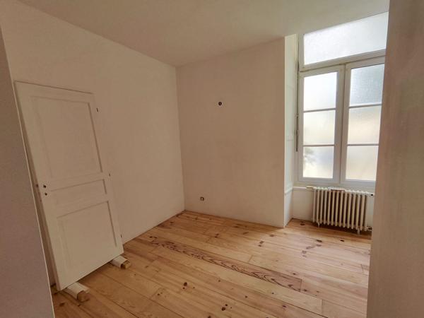 Appartement Rénové de 2 Chambres Centre Ville de Cholet