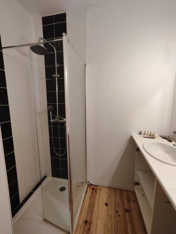 Appartement Rénové de 2 Chambres Centre Ville de Cholet