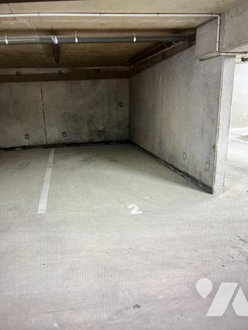 DEUX EMPLACEMENTS DE STATIONNEMENT A VENDRE