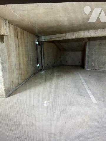 DEUX EMPLACEMENTS DE STATIONNEMENT A VENDRE