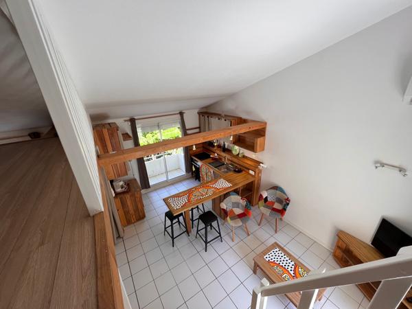 Très beau Studio avec coin nuit et mezzanine, sans travaux, au calme et près de la plage
