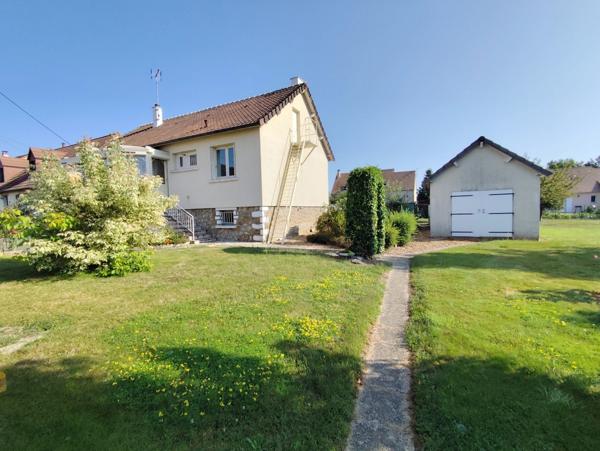 Maison à vendre 5 pièces BESSE SUR BRAYE (72) - terrain 1659 m² -