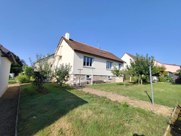 Maison à vendre 5 pièces BESSE SUR BRAYE (72) - terrain 1659 m² -