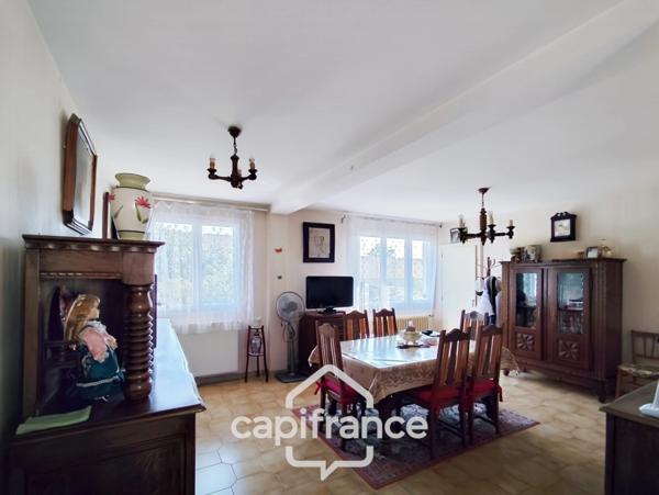 Maison à vendre 5 pièces BESSE SUR BRAYE (72) - terrain 1659 m² -