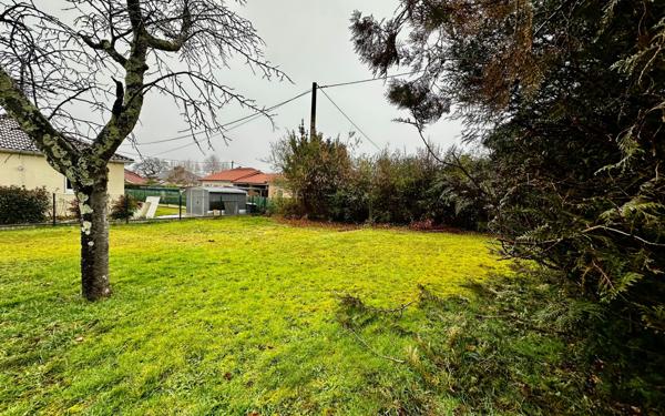 Terrain à vendre    Juillan