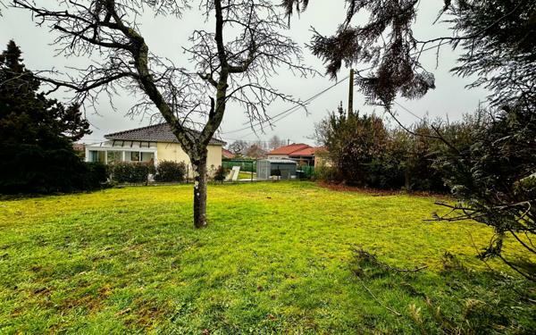 Terrain à vendre    Juillan