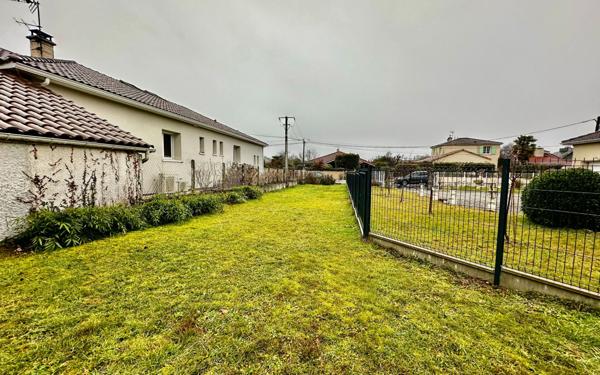 Terrain à vendre    Juillan