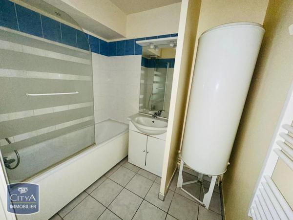 Appartement à louer 3 pièces 63.95m² Laon (02000)