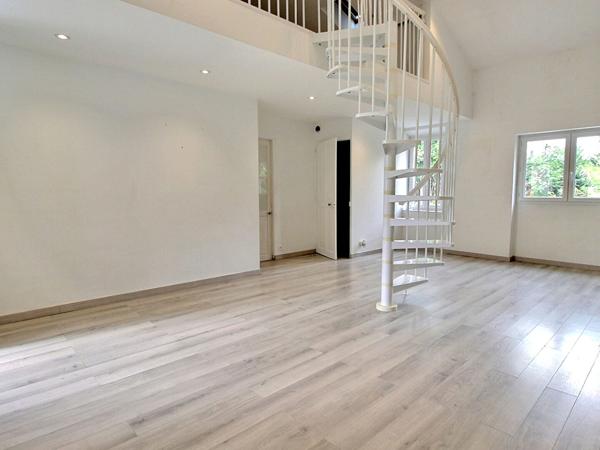 Maison 93m² avec jardin, 3 Chambres + Mezzanine et Grand Garage